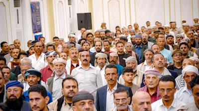 مواطنون بلحج: زيارة الرئيس الزُبيدي مثمرة ونثق بانعكاساتها الإيجابية على الواقع