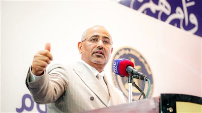 الرئيس الزُّبيدي يشيد بدور شباب الجنوب في إرساء مقومات التنمية