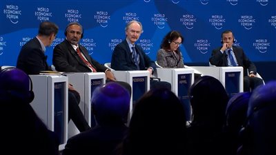 الرئيس الزُبيدي: حماية الملاحة في البحر الأحمر وباب المندب مسؤولية دولية