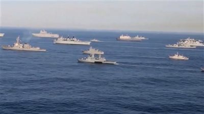 بلومبيرج: أمريكا وبريطانيا تخططان لاستهداف الإمدادات الإيرانية للحوثي