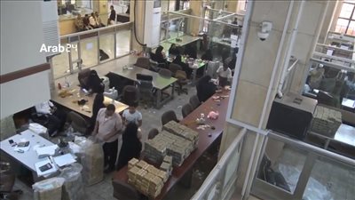 العملة المحلية تواصل تراجعها أمام العملات الأجنبية رغم الوديعة السعودية