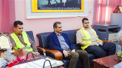 محافظ العاصمة عدن يتفقد سير العمل بمستشفى الجمهورية