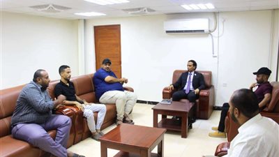 رئيس تنفيذية انتقالي العاصمة عدن يلتقي اللجان المجتمعية في منطقة شعب العيدروس بصيرة