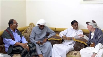 قبيلة نهد تستقبل بالمكلا النائب البحسني وتشيد بمساعيه لتوحيد الصف بحضرموت