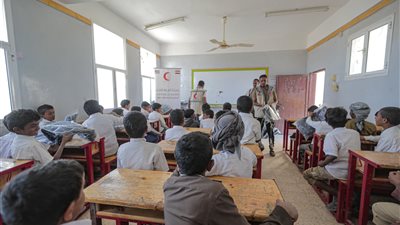 الهلال الأحمر الإماراتي يختتم حملة كسوة الشتاء للمتضررين من موجة البرد في مرتفعات حضرموت