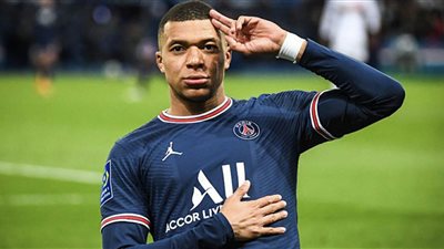 الخليفي: لا يمكنني تأكيد رحيل مبابي