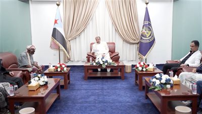 اللواء بن بريك يشدد على ضرورة متابعة جوانب الاتفاقيات النفطية بوادي حضرموت