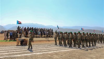 محافظ سقطرى يشهد حفل تخرج دفعة جديدة من القوات الجنوبية 