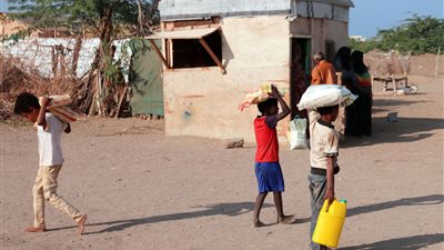 تصعيد حوثي مستمر وتحذيرات دولية من تفاقم الأزمة الإنسانية