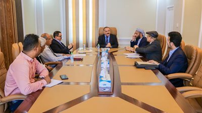 وزيرا النقل والأوقاف والإرشاد يناقشان جملة من المواضيع المتعلقة بموسم الحج