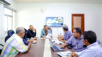 لملس يشدد على الاستجابة السريعة لشكاوي المواطنين ويوجه بمعالجة اشكالية انقطاع المياه عن بعض احياء عدن