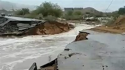 السلطة المحلية بشبوة توجه بسرعة التدخل لإصلاح أضرار السيول في بيحان وعسيلان 