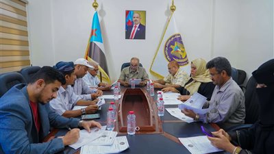 اجتماع يناقش مشكلة انقطاع التيار الكهربائي في العاصمة عدن ومحافظات الجنوب 