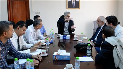 نائب وزير التخطيط يناقش مع منظمة كير مشاريعها المقبلة