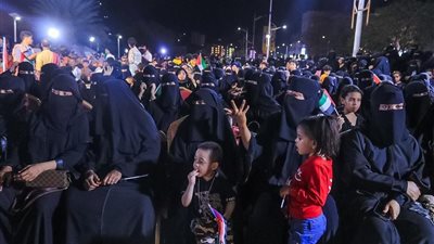 صور.. الحملة الشعبية لشكر دولة الإمارات تختتم فعالياتها بحفل جماهير حاشد بالمكلا