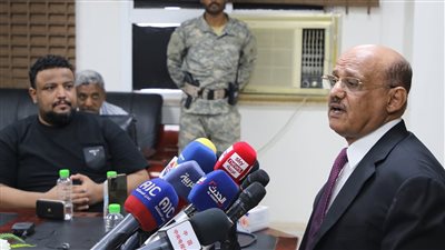 المعبقي: استهداف الحوثي للمنشئات الحيوية فاقم من الانهيار الاقتصادي 