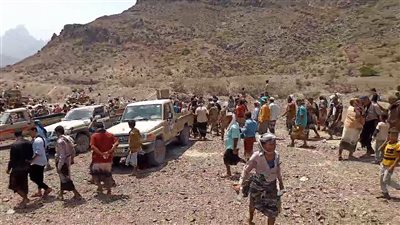 لحظات مؤثرة.. ذوو شهداء القوات الجنوبية يُودّعون أبطالهم بترديد القسم الجنوبي 