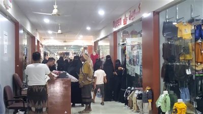 ارتفاع أسعار الملابس بأبين.. يخطف الفرحة من وجوه الأطفال 