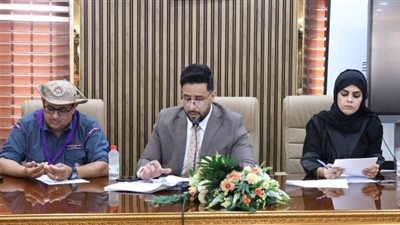 الوكيل السقاف يناقش التصورات المقدمة لإقامة المراكز الصيفية مع مدراء المديريات بالعاصمة عدن