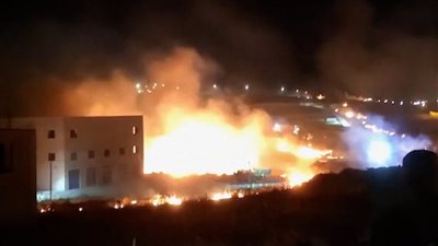 مستوطنون إسرائيليون يشعلون النار في قرية فلسطينية بالضفة الغربية المحتلة