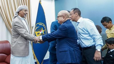 الرئيس الزُبيدي يستقبل جموع المهنئين بـ عيد الأضحى المُبارك