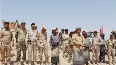 رئيس انتقالي أبين يتفقد أبطال اللواء الأول دعم وإسناد بالمحفد ويشيد بجاهزيتهم 