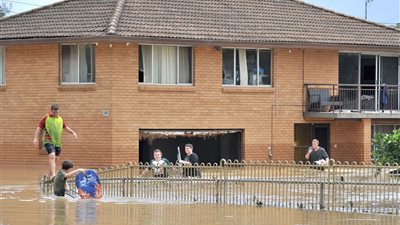 إخلاء ضواحي بمدينة سيدني جراء الفيضانات المفاجئة