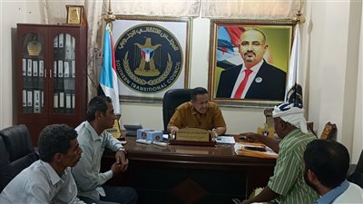 انتقالي لحج يناقش عملية استكمال تشكيل اللجان النقابية على مستوى المديريات