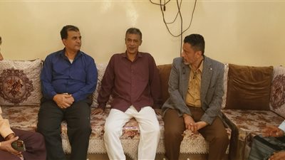 رئيس انتقالي أبين حسن غيثان يطمئن على صحة الصحفي العولقي