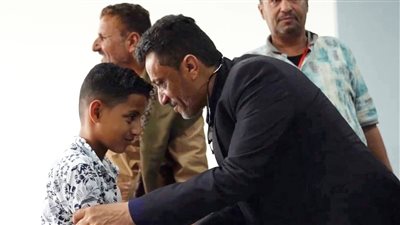 رئيس انتقالي أبين يستقبل العبقري الصغير يسلم وليد في مطار عدن الدولي