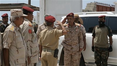 قائد المنطقة العسكرية الثانية بحضرموت يفتتح العيادات الخارجية بالمستشفى العسكري