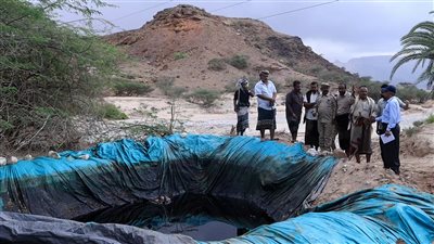 قيادة انتقالي شبوة تتفقد مواقع التسرب النفطي في رضوم والروضة