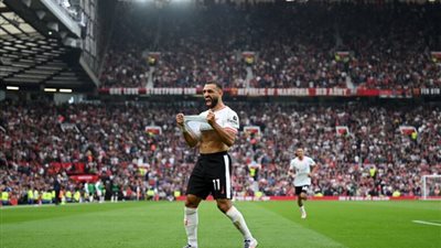 صلاح يقود ليفربول لإسقاط مانشستر يونايتد بثلاثية في البريميرليج