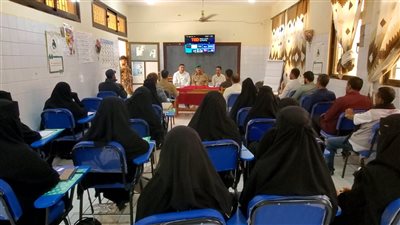 محافظ الضالع يدشن دورة تدريبية لتعزيز مرونة المستشفيات أثناء الأزمات