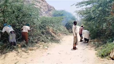 انتقالي الحصين بمديرية حجر ينفذ حملة لإزالة العوائق من الطرقات 