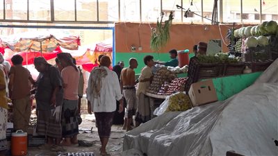 خسائر بالملايين لنقل بائعي الخضار لسوق غير مهيئ بحوطة لحج 