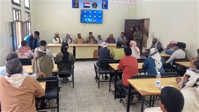 رئيس انتقالي أبين يزور سرار ويلتقي قيادات وأعيان المديرية