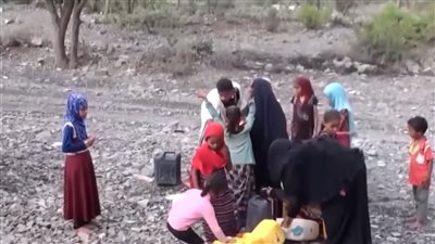 بعد هزيمتها.. مليشيا الحوثي تجبر مئات الأسرة على النزوح في المسيمير بلحج 