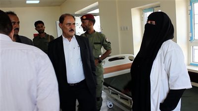 محافظ الضالع يتفقد سير العمل في عدد من المرافق الصحية 