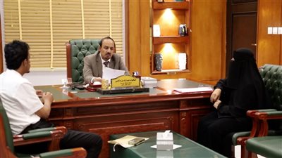 محافظ حضرموت يبحث آليات تنفيذ برامج الحفاظ على البيئة والمقومات الطبيعية