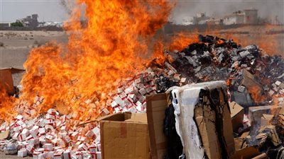 حزام طوق عدن يتلف كميات عقاقير مخدرة ضبطها في عمليات نوعية