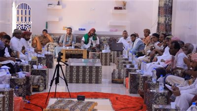 لجنة التواصل لتحقيق مطالب حضرموت تلتقي بمشايخ ومقادمة قبائل كندة ووجهاء العبر 