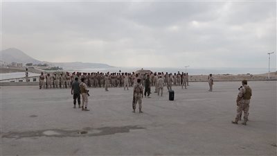 قائد المنطقة العسكرية الثانية في حضرموت يتفقد مقري الشرطة العسكرية والمدرسة القتالية 