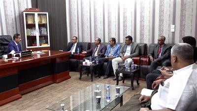 ابن الوزير يرحب بإطلاق الدراسات البيئية الخاصة بإنشاء مصفاة شبوة