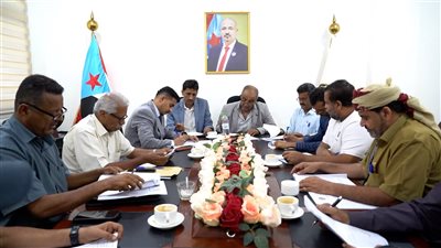 الهيئة المجتمعية تطالب بوقف تجمعات المهاجرين الأفارقة بأبين