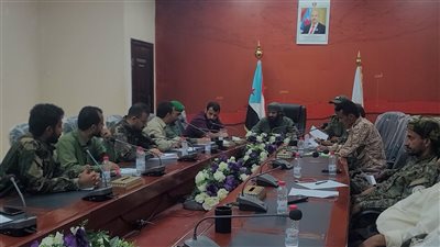 العميد الوالي يترأس اجتماعاً مع مدراء الإدارات الطبية ويشيد بجهود الكادر الطبي