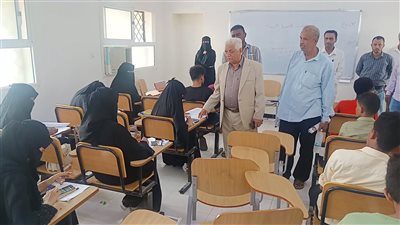جامعة لحج.. 230 طالباً يخوضون امتحانات قبول في كلية العلوم الإدارية 