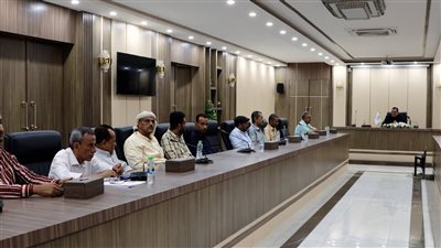 الوزير السقطري يشدد على تحسين إيرادات قطاعي الزراعة والأسماك