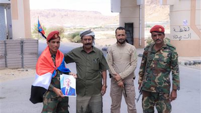 انتقالي شبوة يجدد رفع أعلام الجنوب في مدينة عتق احتفالاً بذكرى الـ 61 لثورة 14 أكتوبر