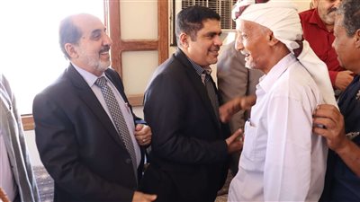 الغريب والربيزي يلتقيان بمناصب ومقادمة وحكمان قبائل وادي حضرموت